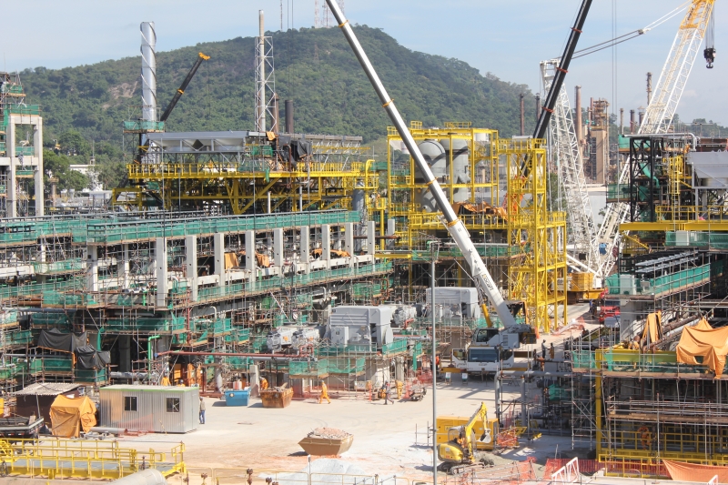 Objetivo é vender todas as suas operações em terras ou águas rasas em outros estados