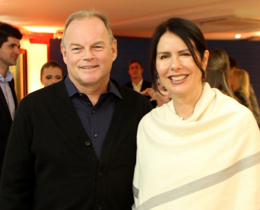 {'nm_midia_inter_thumb1':'https://www.jornaldocomercio.com/_midias/jpg/2019/07/01/206x137/1_mq270619_bins115_8767651-8769883.jpg', 'id_midia_tipo':'2', 'id_tetag_galer':'', 'id_midia':'5d1a7c797f7e1', 'cd_midia':8769883, 'ds_midia_link': 'https://www.jornaldocomercio.com/_midias/jpg/2019/07/01/mq270619_bins115_8767651-8769883.jpg', 'ds_midia': 'André Johannpeter e Maria Teresa Campos na apresentação da empresa de Branding ', 'ds_midia_credi': 'MARCO QUINTANA/JC', 'ds_midia_titlo': 'André Johannpeter e Maria Teresa Campos na apresentação da empresa de Branding ', 'cd_tetag': '1', 'cd_midia_w': '533', 'cd_midia_h': '431', 'align': 'Left'}