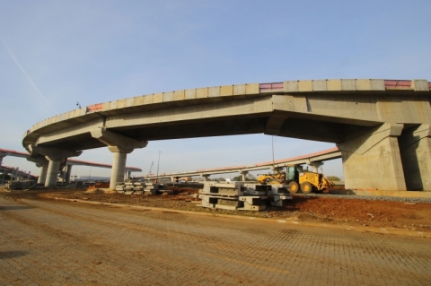 Continuidade de obra da nova ponte do Gua�ba causa estreitamento de pista at� sexta 