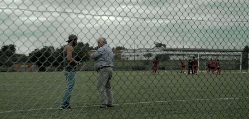 {'nm_midia_inter_thumb1':'https://www.jornaldocomercio.com/_midias/jpg/2019/07/11/206x137/1_pan_serie_chuteira_preta__de_paulo_nascimento__com_allan_souza_lima_e_ze_victor_castiel_foto_prime_box_brasil_dvg-8781408.jpg', 'id_midia_tipo':'2', 'id_tetag_galer':'', 'id_midia':'5d278e53ba7ee', 'cd_midia':8781408, 'ds_midia_link': 'https://www.jornaldocomercio.com/_midias/jpg/2019/07/11/pan_serie_chuteira_preta__de_paulo_nascimento__com_allan_souza_lima_e_ze_victor_castiel_foto_prime_box_brasil_dvg-8781408.jpg', 'ds_midia': 'Allan Souza Lima e Zé Victor Castiel em cena da produção filmada em Porto Alegre', 'ds_midia_credi': 'PRIME BOX BRASIL/DIVULGAÇÃO/JC', 'ds_midia_titlo': 'Allan Souza Lima e Zé Victor Castiel em cena da produção filmada em Porto Alegre', 'cd_tetag': '1', 'cd_midia_w': '800', 'cd_midia_h': '382', 'align': 'Left'}