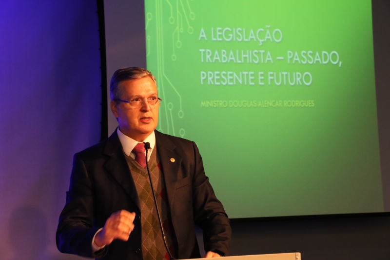 Rodrigues, ministro do TST, citou o novo papel da negociação coletiva