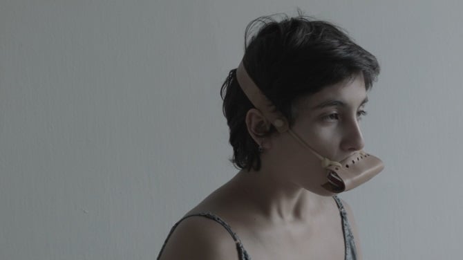 Artista curitibana Gio Soifer participa de exposição 'Devir Ciborgue' com obra 'Harmônica'