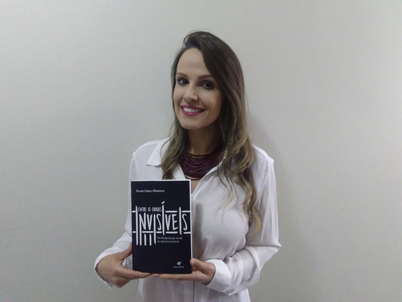 Viviane Isabela Rodrigues quer expor pr&aacute;ticas humanistas por onde passa