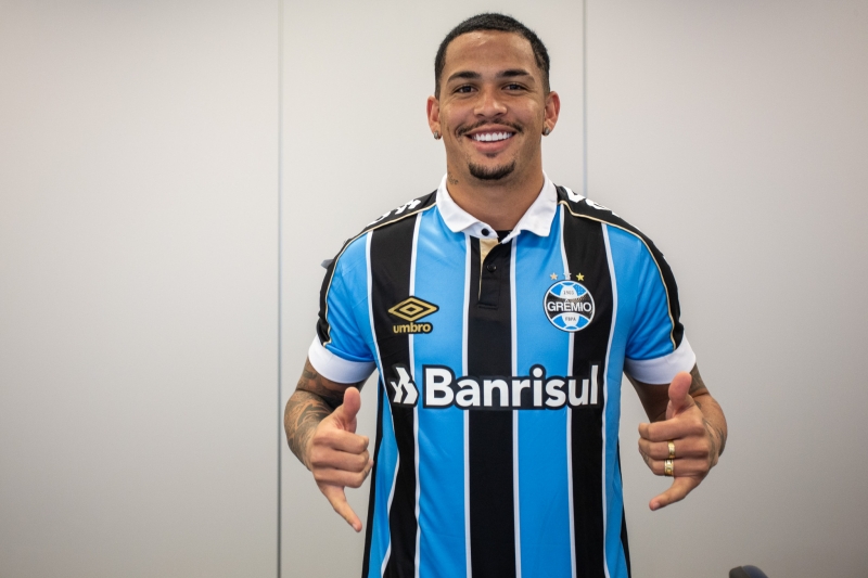 Jogador assinou com o Grêmio até 2022
