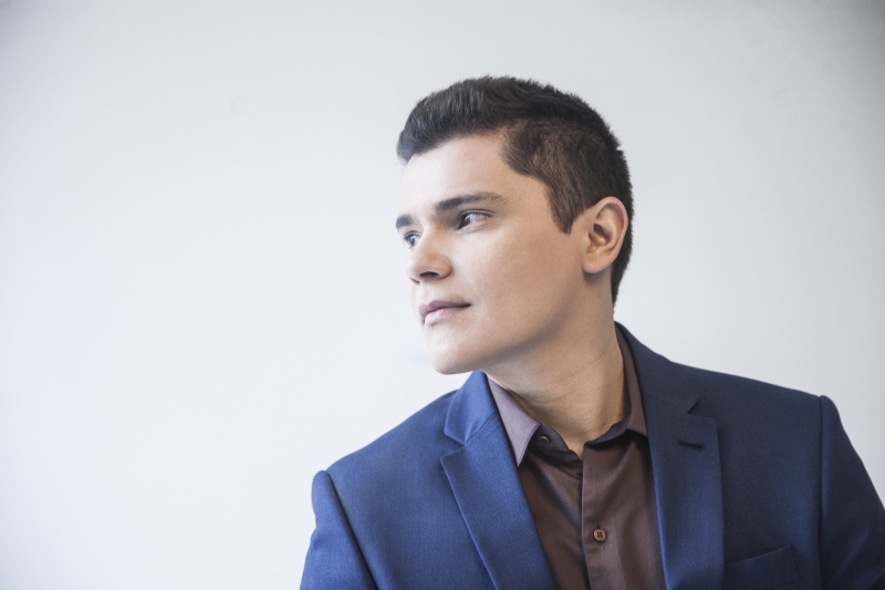 Pianista Aleyson Scopel é o convidado da apresentação de hoje