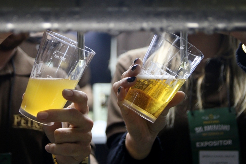 Em 2015, o Imposto sobre Produtos Industrializados (IPI) cobrado sobre a cerveja caiu de 15% para 6%