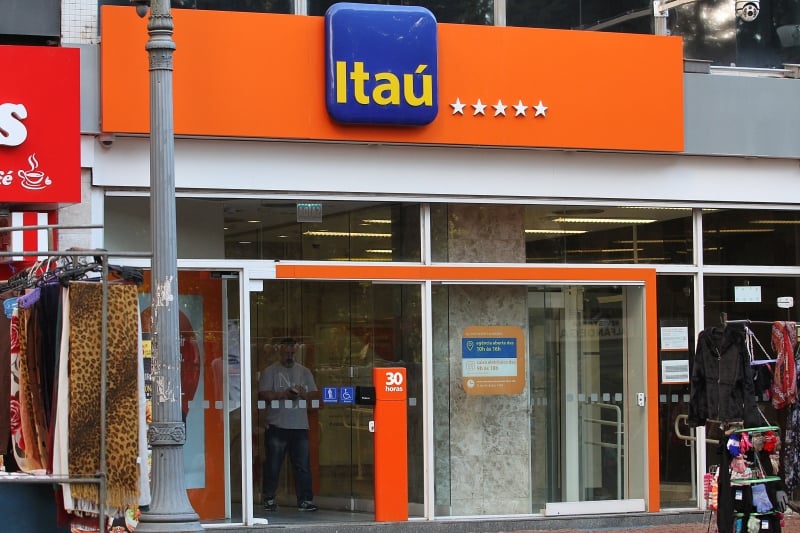 CEO do Ita&uacute; alerta para impactos financeiros do caso Master