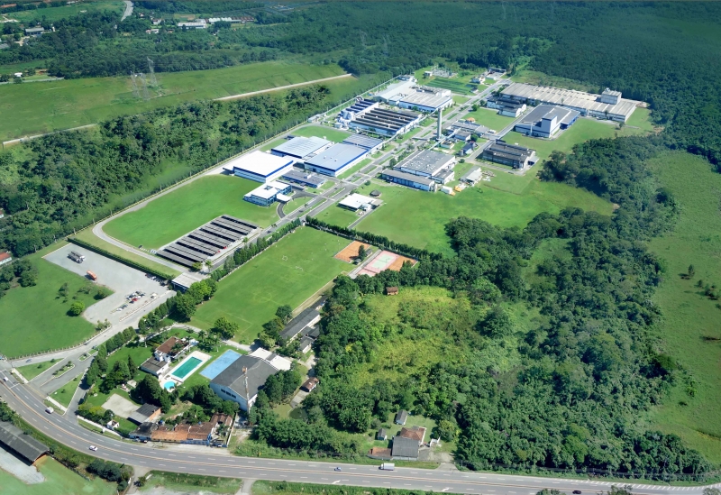 Fábrica da NGK em Mogi das Cruzes (SP) está sendo ampliada, em investimento de R$ 210 milhões