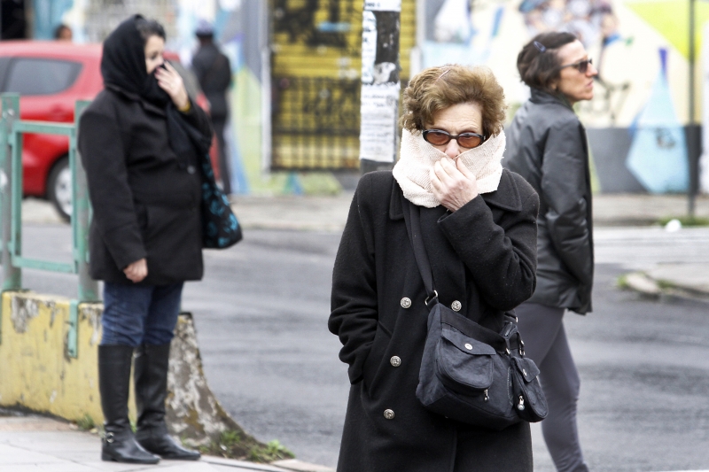 Meses de frio tendem a ter aumento de casos de coronavírus e das doenças respiratórias