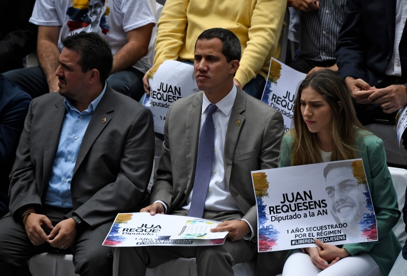 Guaidó tem avançado em negociações diplomáticas para pôr fim ao impasse político no país 
