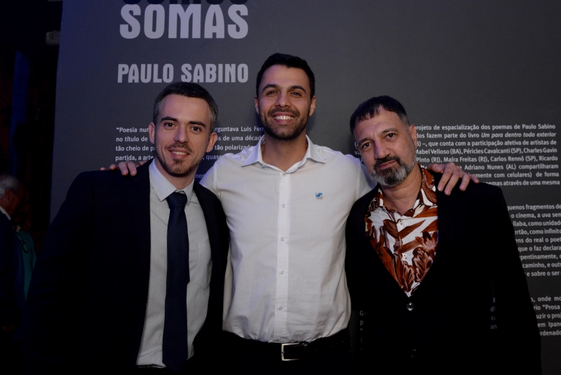 Incentivo à cultura
foto 1
Leandro Pestana, Ruan Lira, secretário de Cultura do Rio, e Roberto Guimarães, no Oi Futuro  
 
