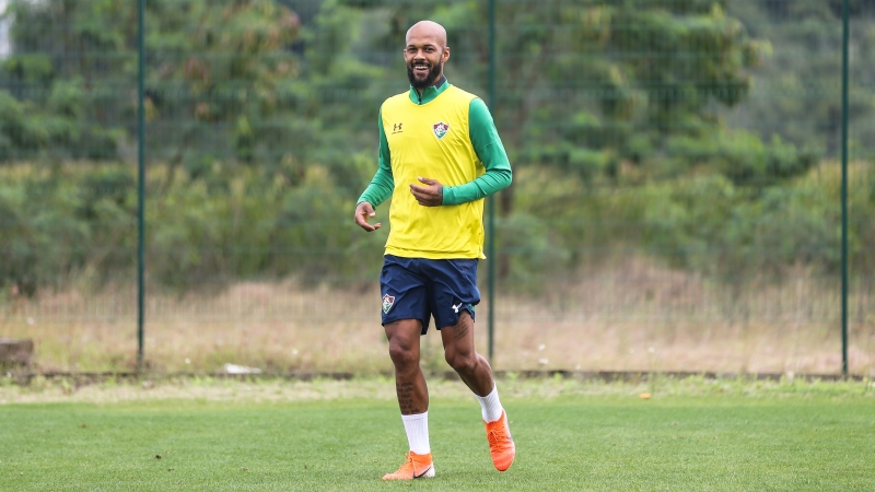 Sem bom desempenho no Flu, jogador tenta novos ares em Porto Alegre