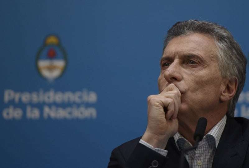 Medidas anunciadas por Macri são tomadas após resultado das eleições primárias de domingo