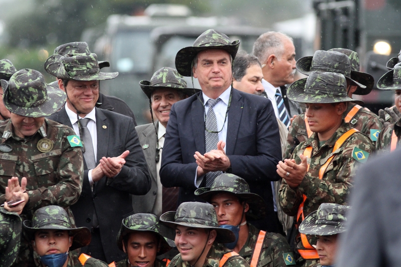 Presidente visitou trecho da rodovia executado pelo Exército em Barra do Ribeiro