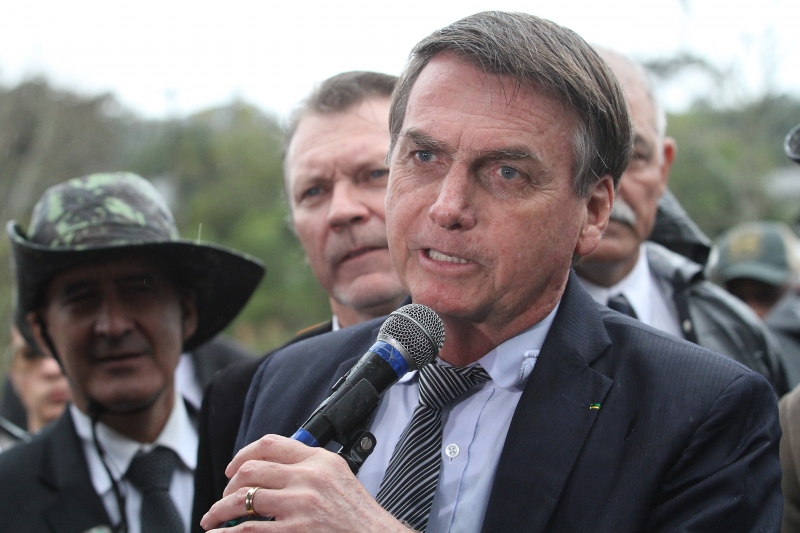 'Todo mundo é suspeito, mas a maior suspeita vem de ONGs', reforçou Bolsonaro