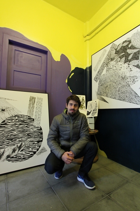 Entrevista com o artista plástico Kelvin Koubik Foto: MARCO QUINTANA/JC