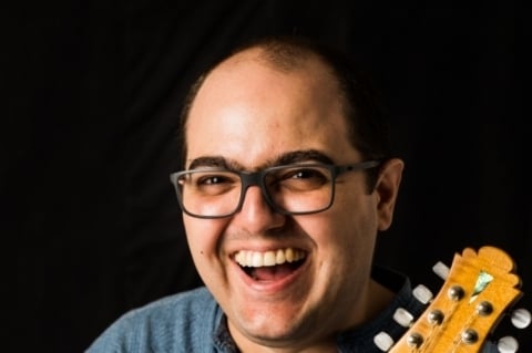 Luis Barcelos toca amanhã no Foyer do Theatro São Pedro