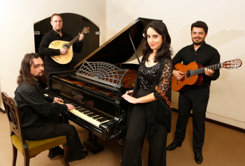 Grupo é formado por Júlia Machado e os músicos Jéferson Luz, Pedro Rodrigues e Maurício Montardo