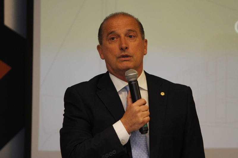 Onyx Lorenzoni foi encarregado por Bolsonaro para negociar com os governadores