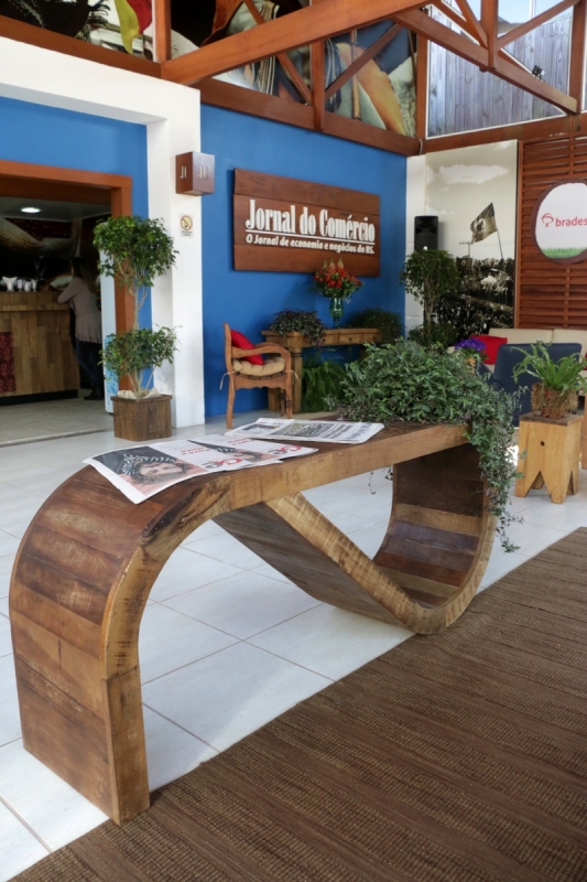 {'nm_midia_inter_thumb1':'https://www.jornaldocomercio.com/_midias/jpg/2019/08/25/206x137/1_patrocinios__64_-8820127.jpg', 'id_midia_tipo':'2', 'id_tetag_galer':'', 'id_midia':'5d62cec2adba2', 'cd_midia':8820127, 'ds_midia_link': 'https://www.jornaldocomercio.com/_midias/jpg/2019/08/25/patrocinios__64_-8820127.jpg', 'ds_midia': 'Expointer 2019 - M&oacute;veis. Patroc&iacute;nios.Casa do JC.', 'ds_midia_credi': 'Jackson Ciceri/Divulga&ccedil;&atilde;o/JC', 'ds_midia_titlo': 'Expointer 2019 - M&oacute;veis. Patroc&iacute;nios.Casa do JC.', 'cd_tetag': '1', 'cd_midia_w': '533', 'cd_midia_h': '800', 'align': 'Left'}