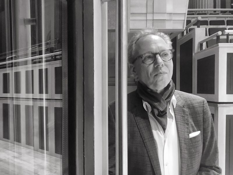 Coletânea 'Tudo tem a ver' condensa mais de 30 anos de escritos do crítico, ensaísta e compositor