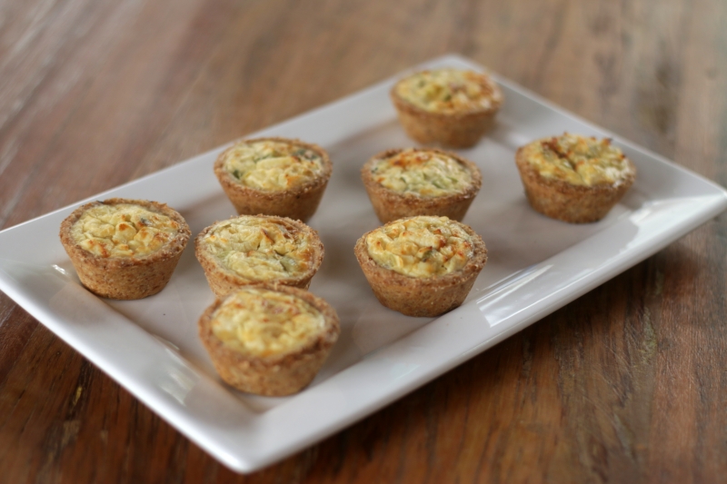 {'nm_midia_inter_thumb1':'https://www.jornaldocomercio.com/_midias/jpg/2019/08/27/206x137/1_canapes__2_-8823432.jpg', 'id_midia_tipo':'2', 'id_tetag_galer':'', 'id_midia':'5d6541081d986', 'cd_midia':8823432, 'ds_midia_link': 'https://www.jornaldocomercio.com/_midias/jpg/2019/08/27/canapes__2_-8823432.jpg', 'ds_midia': 'Expointer 2019 - Coquetel do pr&ecirc;mio O Futuro da Terra, na casa do JC.', 'ds_midia_credi': 'JACKSON CICERI/ESPECIAL/JC', 'ds_midia_titlo': 'Expointer 2019 - Coquetel do pr&ecirc;mio O Futuro da Terra, na casa do JC.', 'cd_tetag': '1', 'cd_midia_w': '800', 'cd_midia_h': '533', 'align': 'Left'}