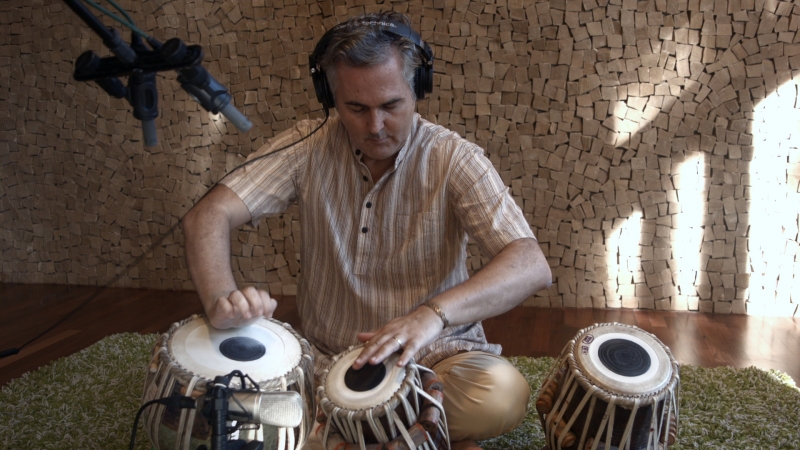 Exibições ocorrem no cine Farol Santander