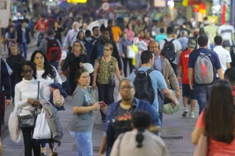 Expectativa de vida do brasileiro atinge 76,3 anos, aponta IBGE