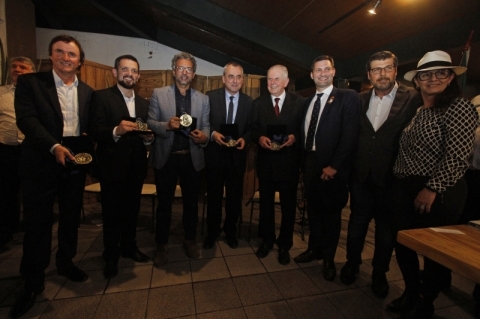 Febrac lan�a medalha Paulo Brossard durante a Expointer