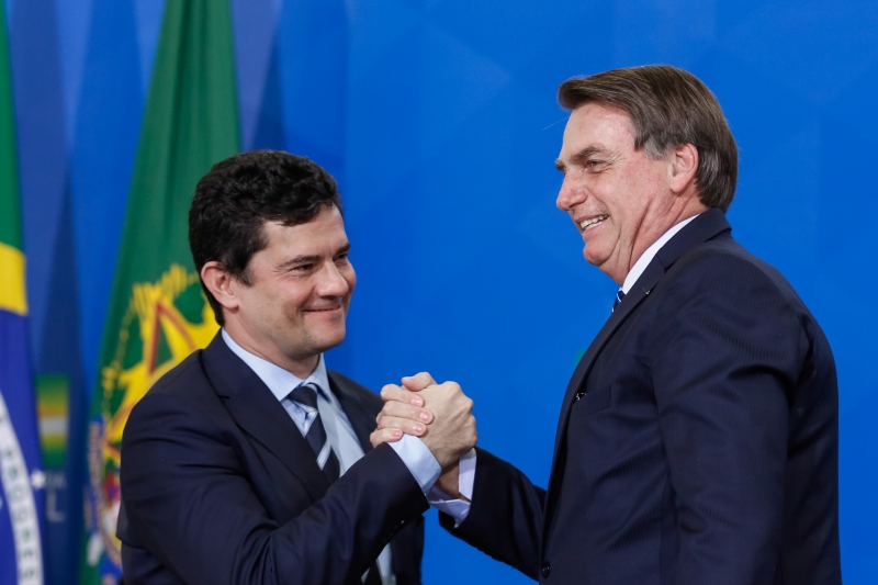"O Moro, se eu não me engano, pediu dez (vetos). Nove já estão garantidos", disse Bolsonaro