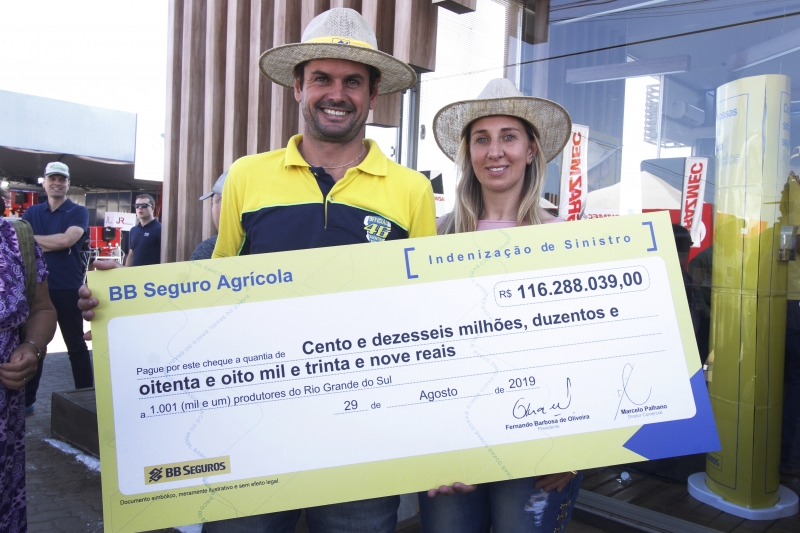 Produtores Luciano Marangoni e Heloísa Martignago, de Cacequi, foram contemplados com recursos do Banco do Brasil 