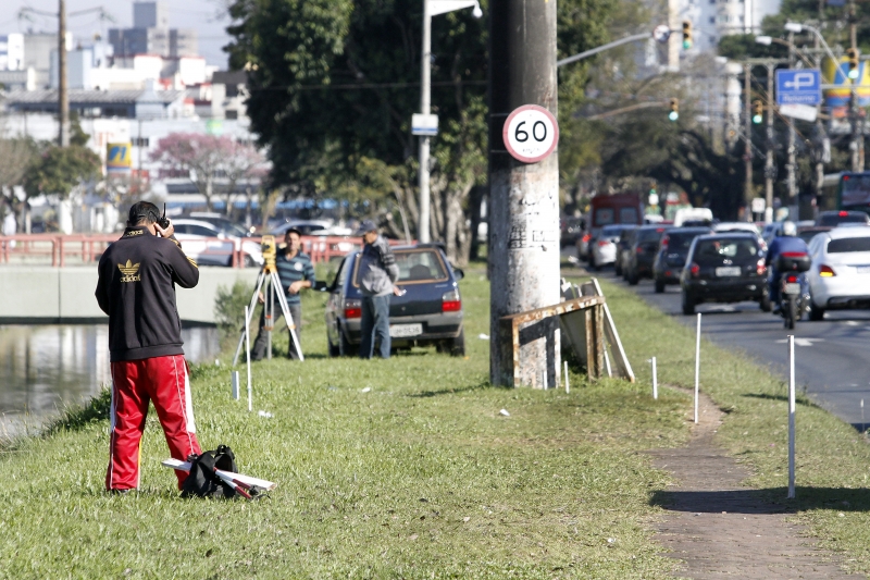 {'nm_midia_inter_thumb1':'https://www.jornaldocomercio.com/_midias/jpg/2019/09/02/206x137/1_mgr020919ciclovia_brbn023-8831643.jpg', 'id_midia_tipo':'2', 'id_tetag_galer':'', 'id_midia':'5d6d0b1190db0', 'cd_midia':8831643, 'ds_midia_link': 'https://www.jornaldocomercio.com/_midias/jpg/2019/09/02/mgr020919ciclovia_brbn023-8831643.jpg', 'ds_midia': 'Fotos do novo trecho da ciclovia da Ipiranga que deve ser implantado, entre Lucas de Oliveira (onde termina o trecho feito recentemente) e o Bourbon Shopping Ipiranga ', 'ds_midia_credi': 'MARCELO G. RIBEIRO/JC', 'ds_midia_titlo': 'Fotos do novo trecho da ciclovia da Ipiranga que deve ser implantado, entre Lucas de Oliveira (onde termina o trecho feito recentemente) e o Bourbon Shopping Ipiranga ', 'cd_tetag': '1', 'cd_midia_w': '800', 'cd_midia_h': '533', 'align': 'Left'}