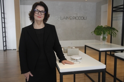 Em novo atelier, Solaine Piccoli assina joias e planeja linha de alfaiataria