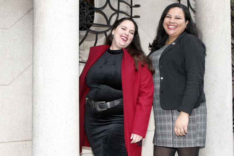 Entrevista com Viviane Lemos e Gizela Fonseca (de casaco vermelho), organizadoras da Feira de Moda Plus Size. 