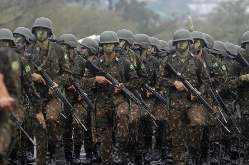 Militares do Exército brasileiro vão desfilar na avenida Edvaldo Pereira Filho