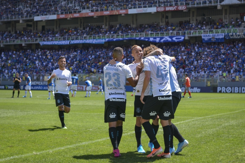 Tricolor derrotou o Cruzeiro por 4 a 1 na manhã deste domingo