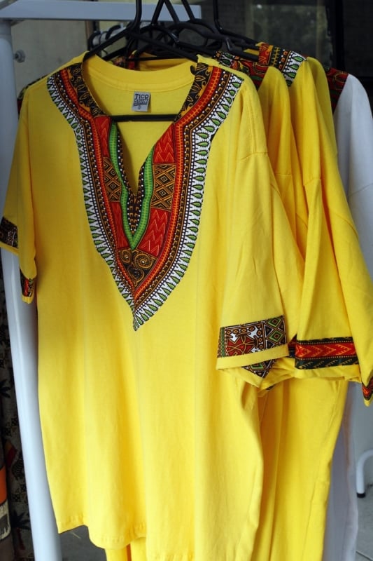 Gera&ccedil;&atilde;oE 
Entrevista com L&ouml;ua Pac&ograve;m &Oacute;ula&iuml; propriet&aacute;rio da Sankofabutik, loja especializada em moda africana. Foto: MARCELO G. RIBEIRO/JC