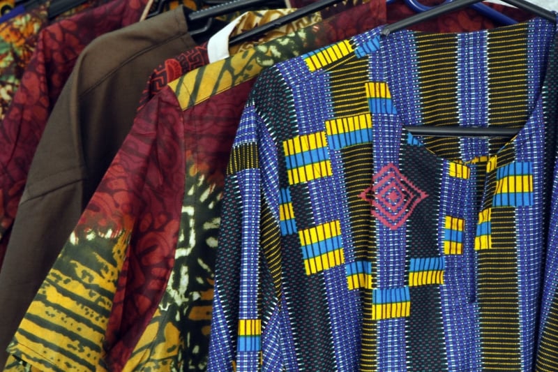 Gera&ccedil;&atilde;oE 
Entrevista com L&ouml;ua Pac&ograve;m &Oacute;ula&iuml; propriet&aacute;rio da Sankofabutik, loja especializada em moda africana. Foto: MARCELO G. RIBEIRO/JC