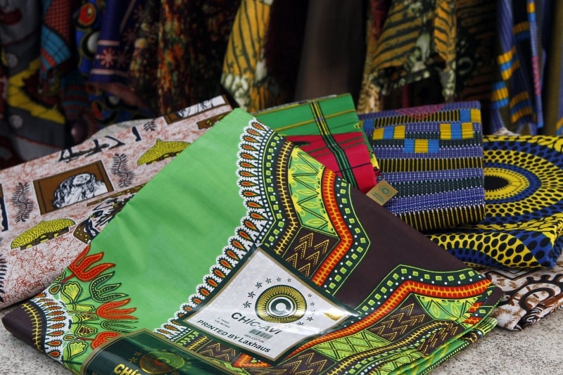 Gera&ccedil;&atilde;oE 
Entrevista com L&ouml;ua Pac&ograve;m &Oacute;ula&iuml; propriet&aacute;rio da Sankofabutik, loja especializada em moda africana. Foto: MARCELO G. RIBEIRO/JC