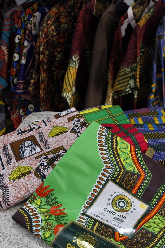 Gera&ccedil;&atilde;oE 
Entrevista com L&ouml;ua Pac&ograve;m &Oacute;ula&iuml; propriet&aacute;rio da Sankofabutik, loja especializada em moda africana. Foto: MARCELO G. RIBEIRO/JC