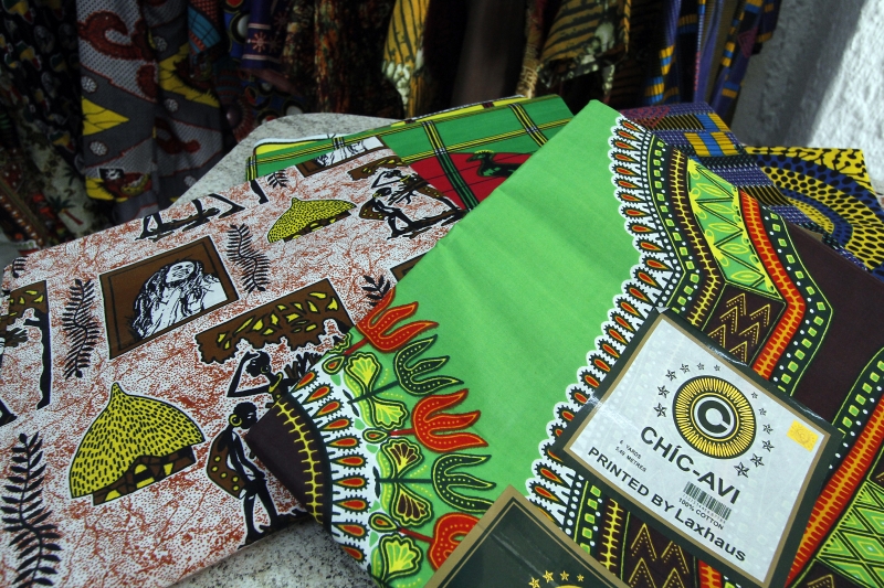 Gera&ccedil;&atilde;oE 
Entrevista com L&ouml;ua Pac&ograve;m &Oacute;ula&iuml; propriet&aacute;rio da Sankofabutik, loja especializada em moda africana. Foto: MARCELO G. RIBEIRO/JC