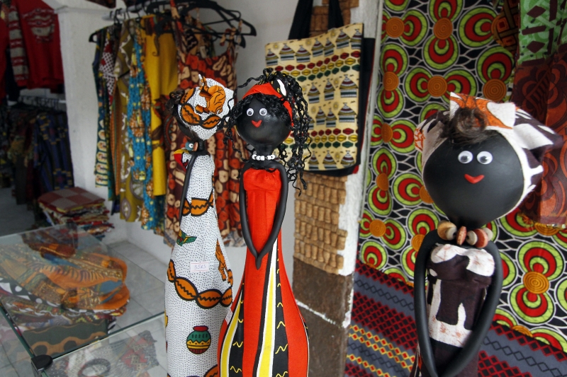 Gera&ccedil;&atilde;oE 
Entrevista com L&ouml;ua Pac&ograve;m &Oacute;ula&iuml; propriet&aacute;rio da Sankofabutik, loja especializada em moda africana. Foto: MARCELO G. RIBEIRO/JC