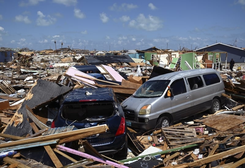 Cidade de Marsh Harbour, principal cidade das ilhas Ábaco, tomada por escombros na última terça-feira