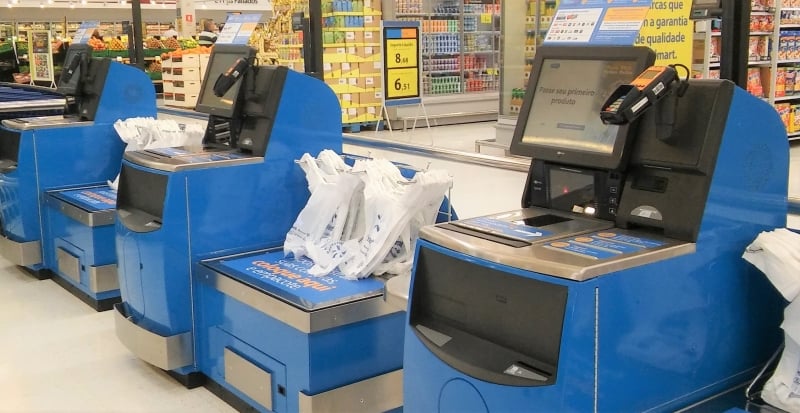 Em uma fase inicial, promotoras vão auxiliar clientes na compra 