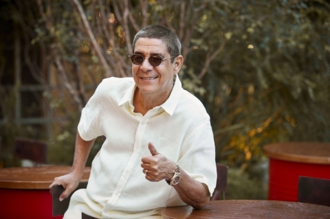 {'nm_midia_inter_thumb1':'https://www.jornaldocomercio.com/_midias/jpg/2019/09/17/206x137/1_pan___zeca_pagodinho_lanca_novo_album_mais_feliz___foto_guto_costa__0253__1_-8846034.jpg', 'id_midia_tipo':'2', 'id_tetag_galer':'', 'id_midia':'5d815a2953272', 'cd_midia':8846038, 'ds_midia_link': 'https://www.jornaldocomercio.com/_midias/jpg/2019/09/17/480x320/1_pan___zeca_pagodinho_lanca_novo_album_mais_feliz___foto_guto_costa__0253__1_-8846034.jpg', 'ds_midia': 'Cantor j&aacute; recebeu as duas doses da vacina contra o novo coronav&iacute;rus', 'ds_midia_credi': 'GUTO COSTA/DIVULGA&Ccedil;&Atilde;O/JC', 'ds_midia_titlo': 'Cantor j&aacute; recebeu as duas doses da vacina contra o novo coronav&iacute;rus', 'cd_tetag': '1', 'cd_midia_w': '480', 'cd_midia_h': '319', 'align': 'Left'}