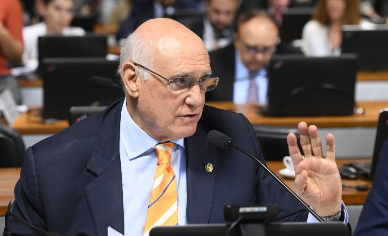 Senador Lasier Martins avalia que ainda é cedo para projetar disputa pelo Planalto em 2022