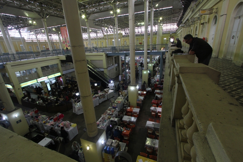 {'nm_midia_inter_thumb1':'https://www.jornaldocomercio.com/_midias/jpg/2019/09/18/206x137/1_mq180919_mercado020-8847375.jpg', 'id_midia_tipo':'2', 'id_tetag_galer':'', 'id_midia':'5d82a1bf2bad6', 'cd_midia':8847375, 'ds_midia_link': 'https://www.jornaldocomercio.com/_midias/jpg/2019/09/18/mq180919_mercado020-8847375.jpg', 'ds_midia': 'A prefeitura de Porto Alegre lança hoje uma consulta pública para concessão da gestão do Mercado Público.', 'ds_midia_credi': 'MARCO QUINTANA/JC', 'ds_midia_titlo': 'A prefeitura de Porto Alegre lança hoje uma consulta pública para concessão da gestão do Mercado Público.', 'cd_tetag': '1', 'cd_midia_w': '800', 'cd_midia_h': '533', 'align': 'Left'}