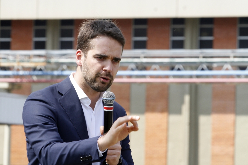 'Estamos em conversa com a STN. Não envolve a Casa Civil', disse Leite, reagindo à afirmação de Onyx