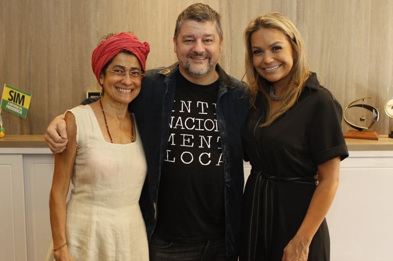 {'nm_midia_inter_thumb1':'https://www.jornaldocomercio.com/_midias/jpg/2019/10/02/206x137/1_mgr021019bins_fdrsl007-8859985.jpg', 'id_midia_tipo':'2', 'id_tetag_galer':'', 'id_midia':'5d94c7fb96a91', 'cd_midia':8859985, 'ds_midia_link': 'https://www.jornaldocomercio.com/_midias/jpg/2019/10/02/mgr021019bins_fdrsl007-8859985.jpg', 'ds_midia': 'Neka Menna Barreto, Carlos Kristensen e Juliana Corrêa foram os palestrantes ', 'ds_midia_credi': 'MARCELO G. RIBEIRO/JC', 'ds_midia_titlo': 'Neka Menna Barreto, Carlos Kristensen e Juliana Corrêa foram os palestrantes ', 'cd_tetag': '1', 'cd_midia_w': '800', 'cd_midia_h': '533', 'align': 'Left'}