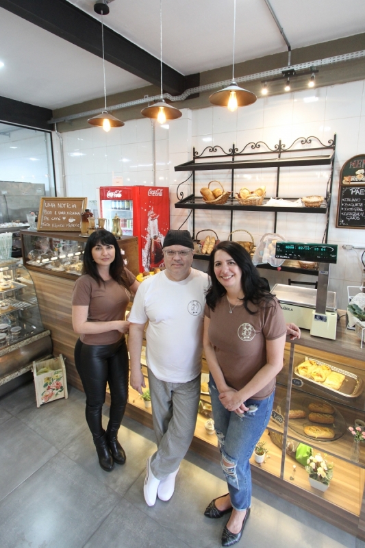 GeraçãoE na Padaria Artesanal El Gordito. 
Na foto: e/d: Angélica Monti, André Magoga e Nara Monti Foto: MARCO QUINTANA/JC